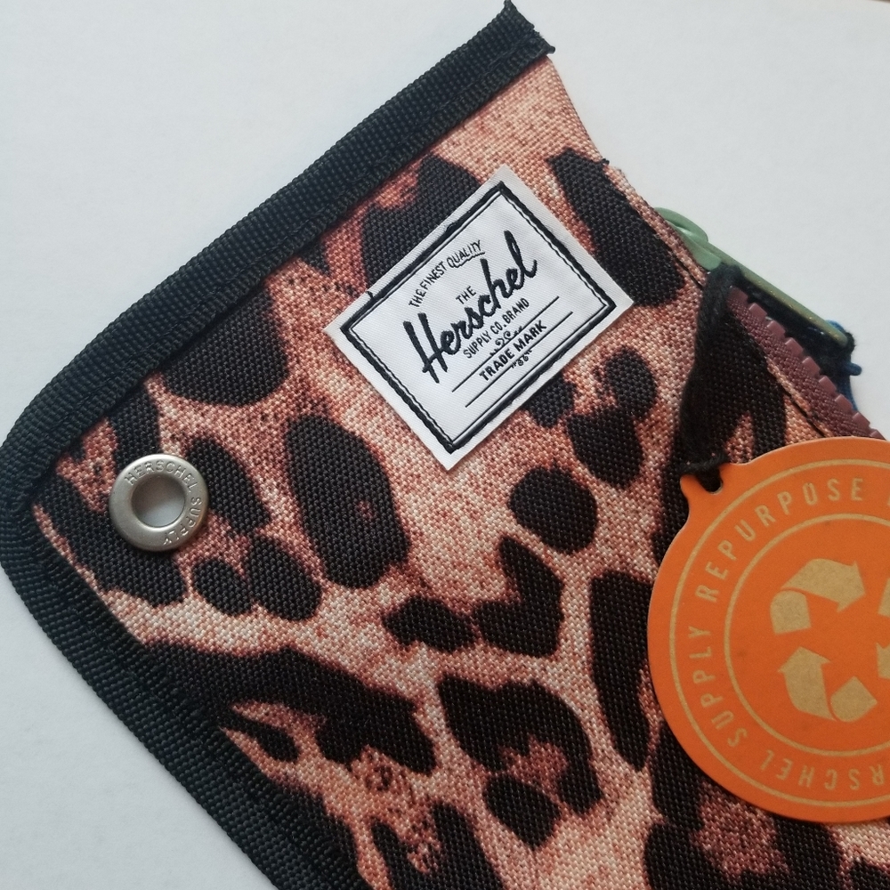 ❗Herschel Supply Co. Leopard Repur Case❗